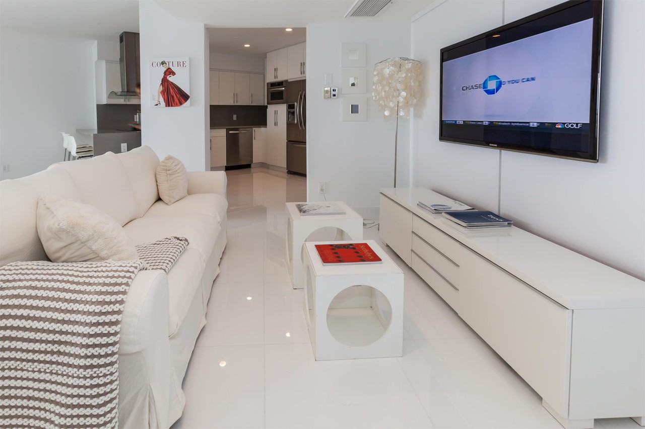 5161 Collins Avenue #1 - Photo 7 of 50