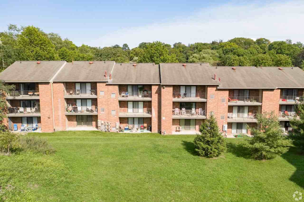 7262 Beacon Hill Dr #7262 - Photo 6 of 38