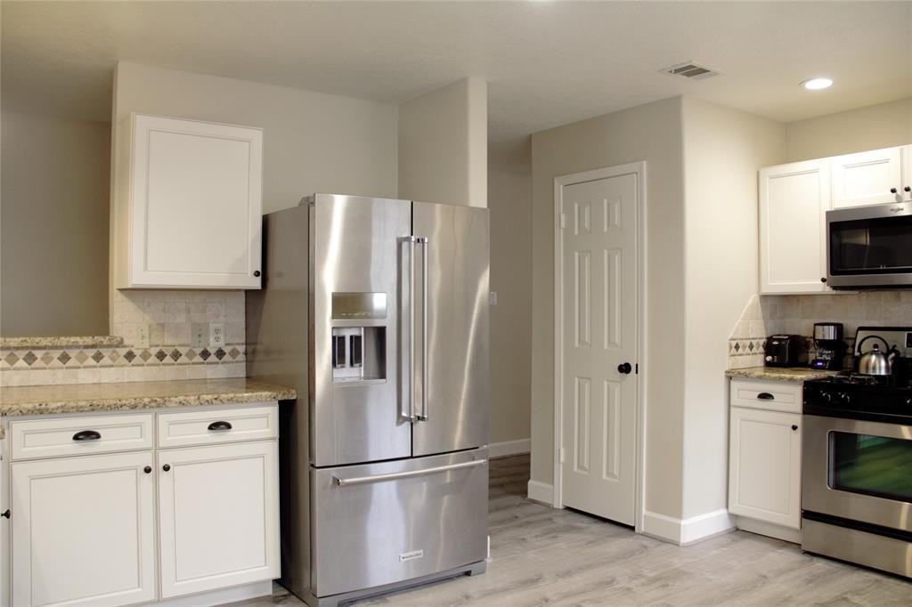 1803 Edinburg Ave #1803 - Photo 4 of 16