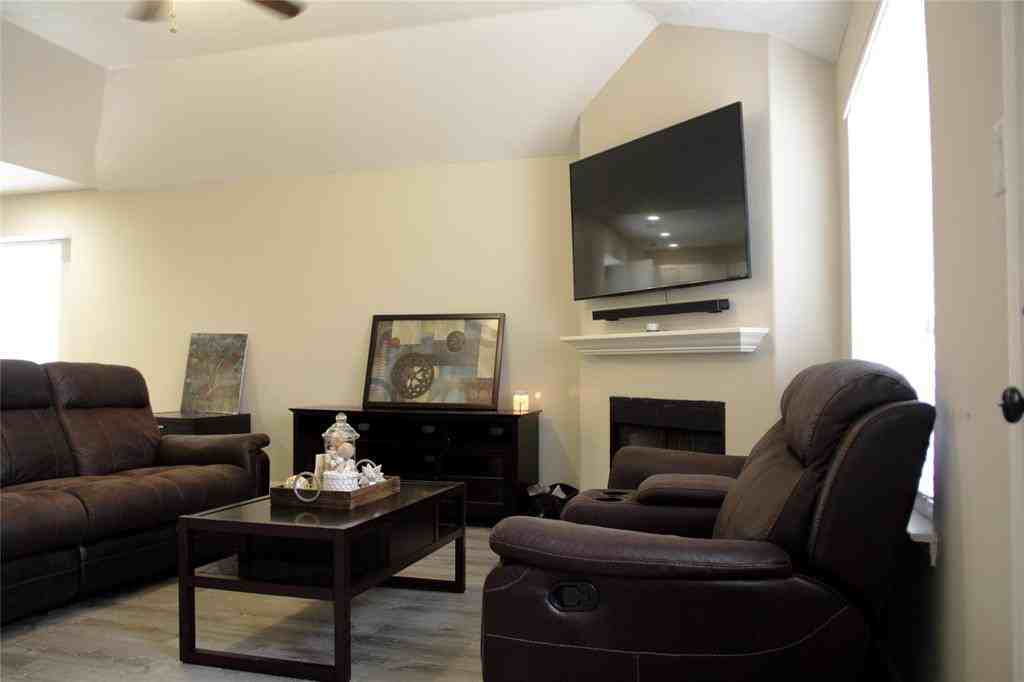 1803 Edinburg Ave #1803 - Photo 7 of 16