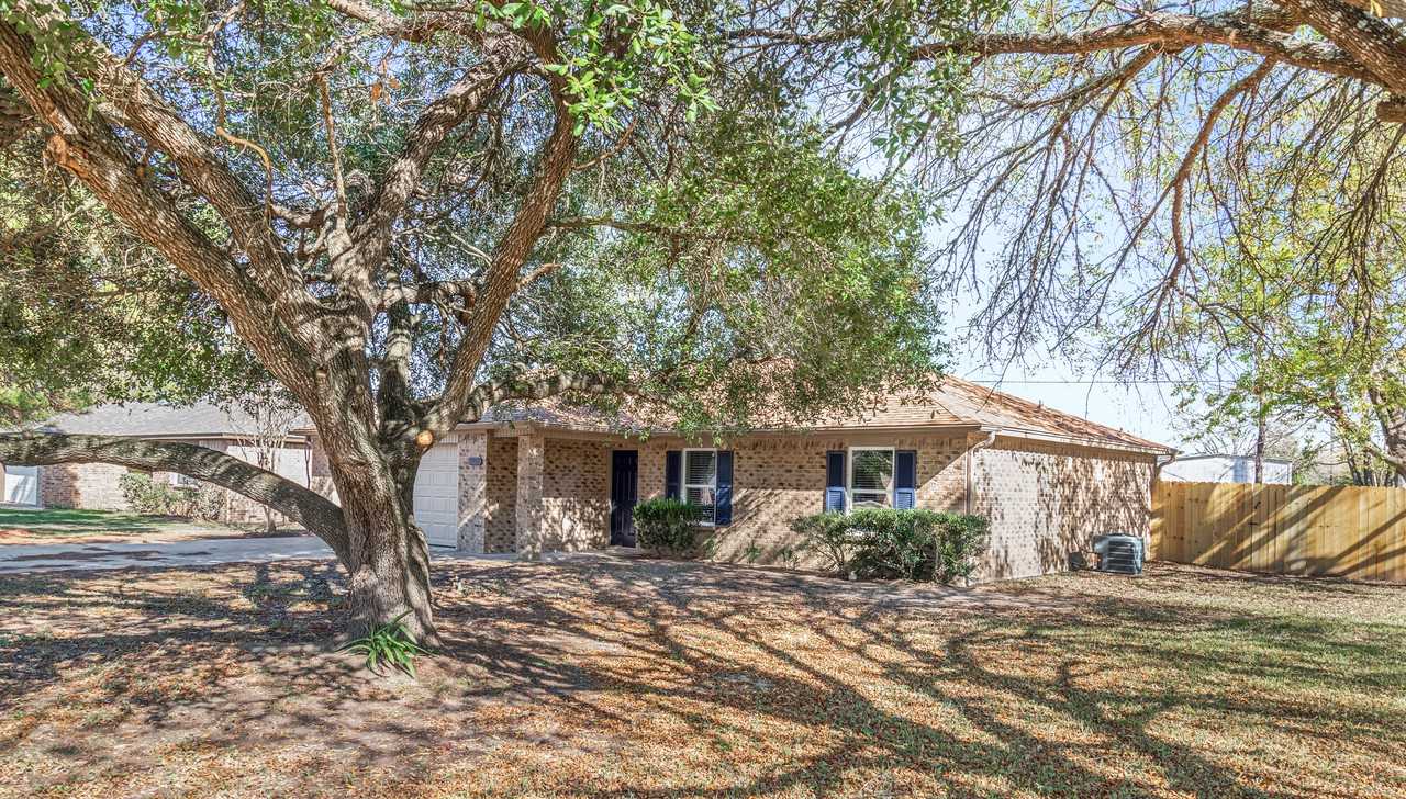 3900 Sioux Cir #1 - Photo 2 of 15