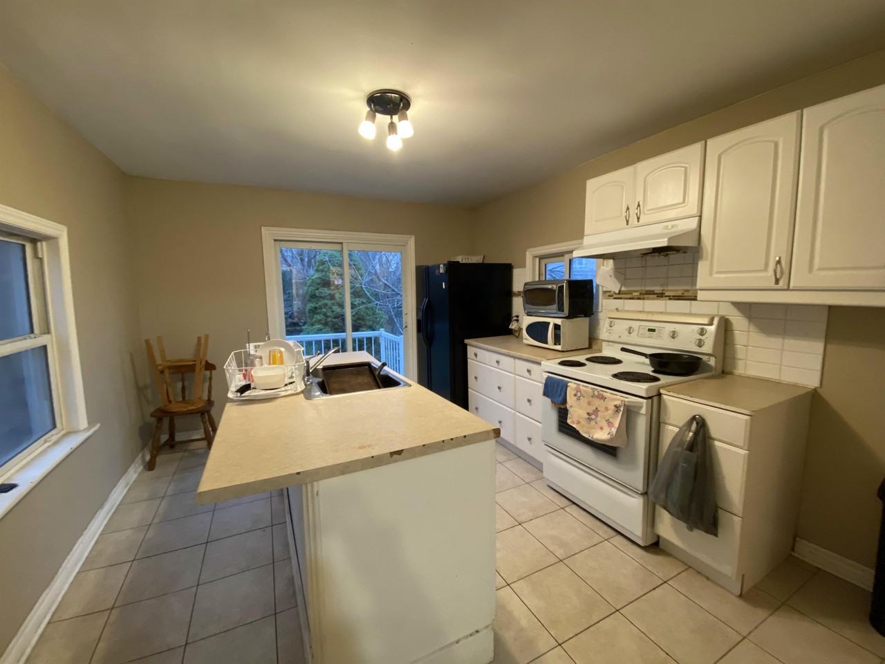 27 Paradise Rd S #M1 - Photo 2 of 4