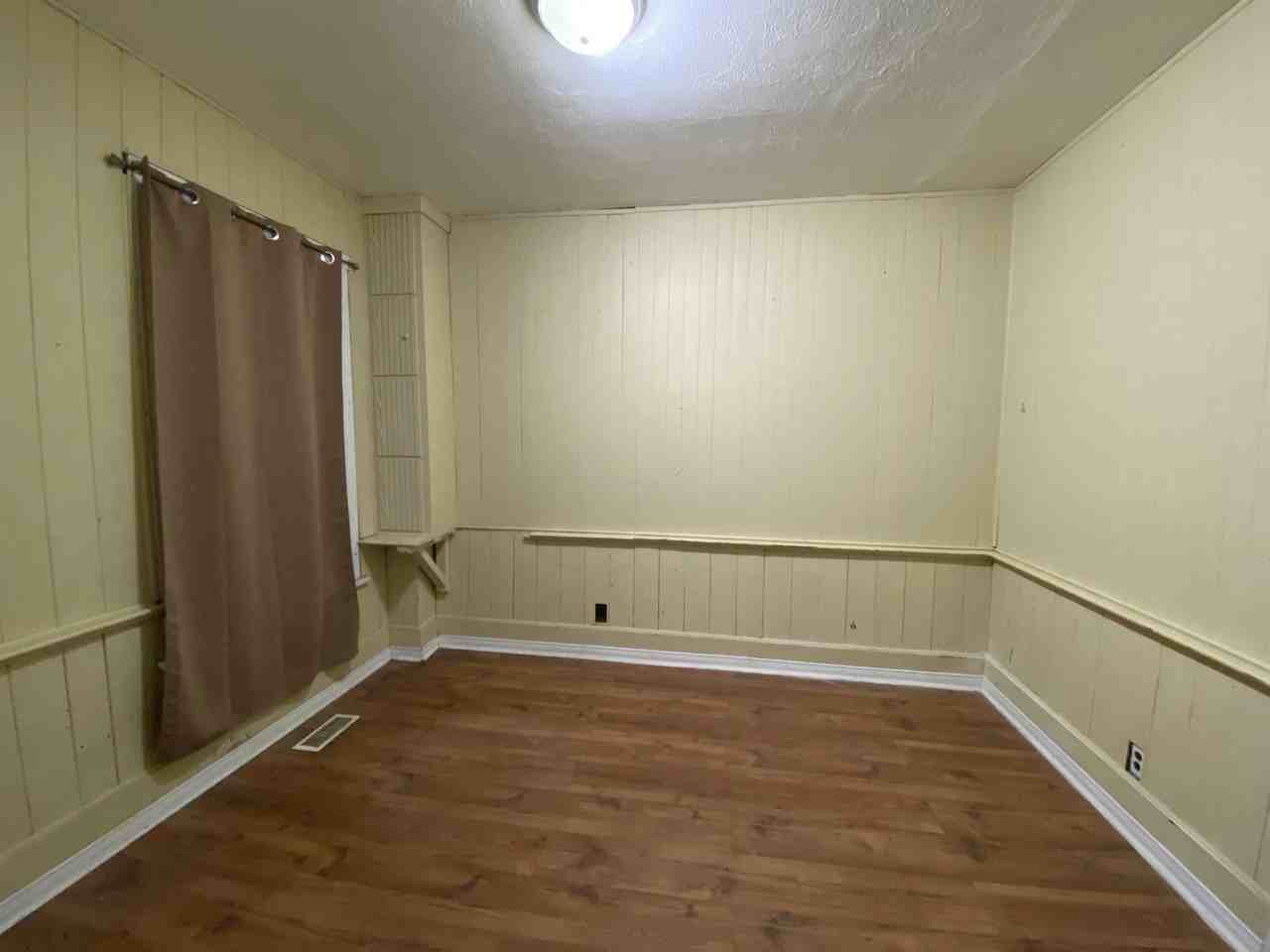 27 Paradise Rd S #M1 - Photo 3 of 4