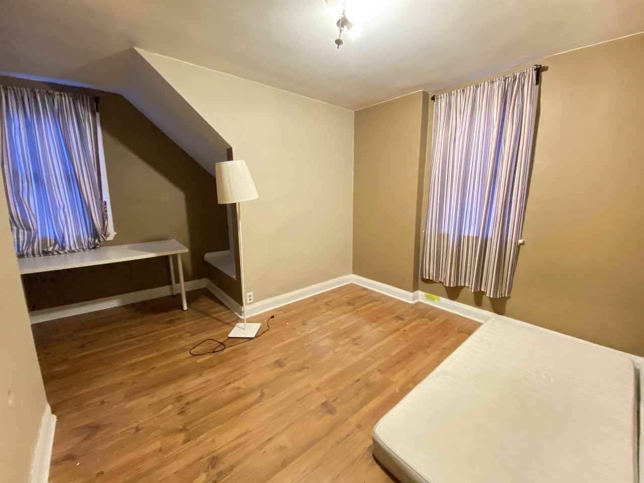 27 Paradise Rd S #U1 - Photo 2 of 8