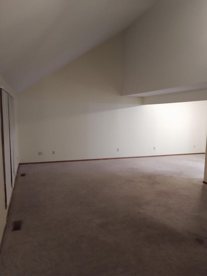 10215 Hightower Ct #1 - Photo 3 of 29