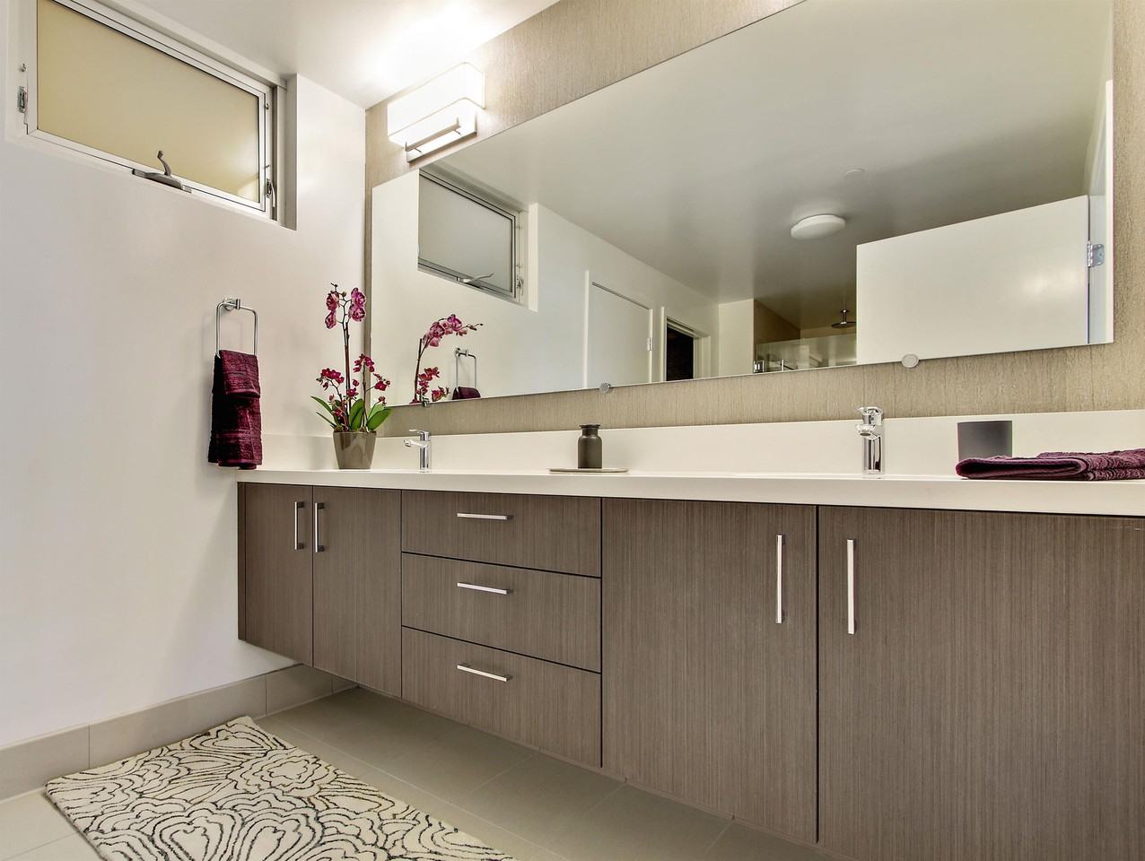 1342 North Hayworth Avenue #201 - Photo 7 of 10