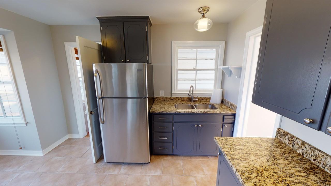 218 E 33rd Pl #1 - Photo 5 of 22