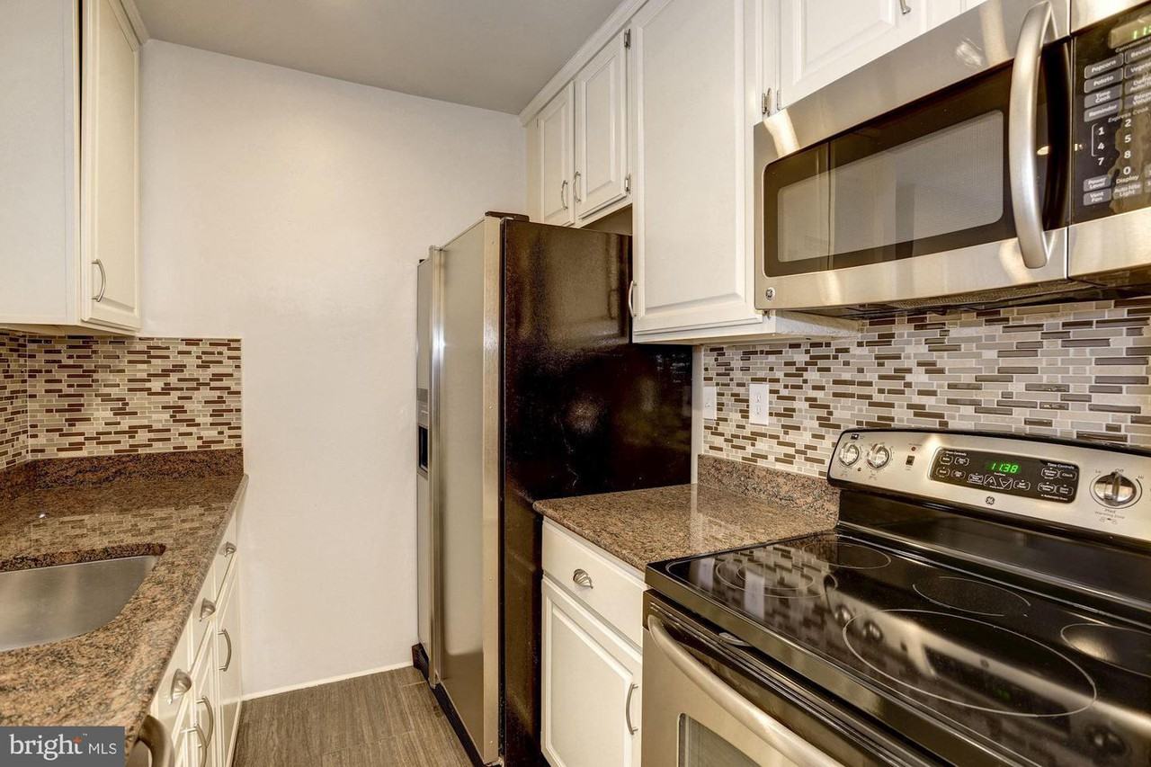 2022 N St Nw #B - Photo 6 of 31