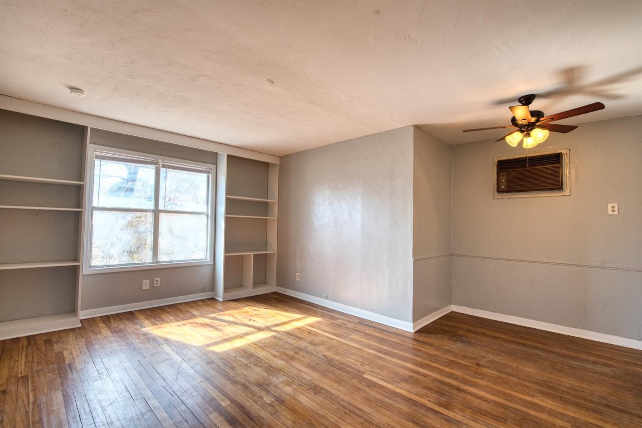 4600 N Hamilton Dr #1 - Photo 4 of 13