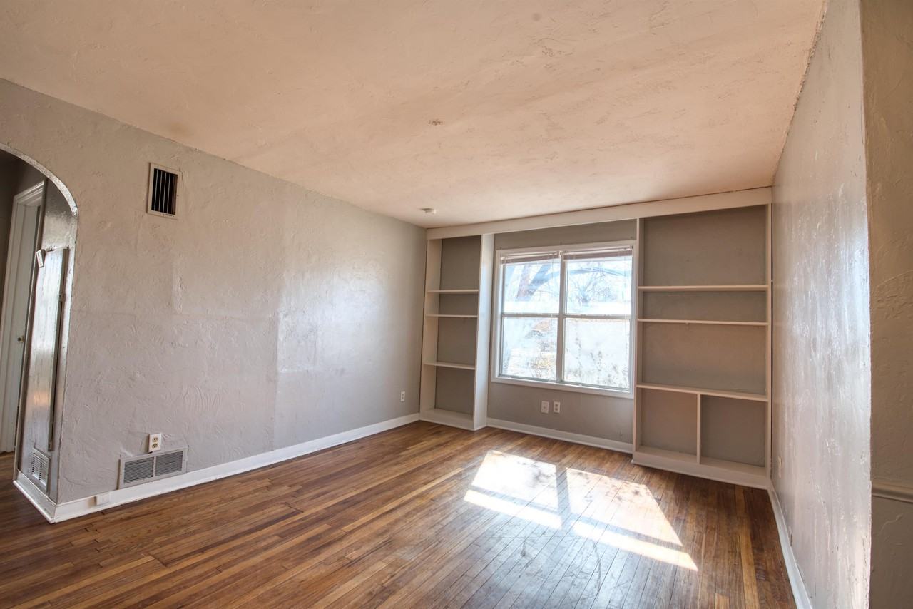 4600 N Hamilton Dr #1 - Photo 5 of 13