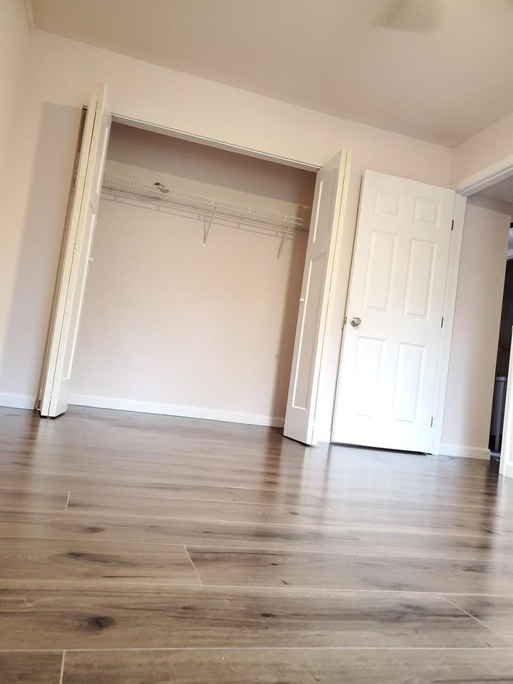 1086 Clinton Rd #1 - Photo 4 of 37