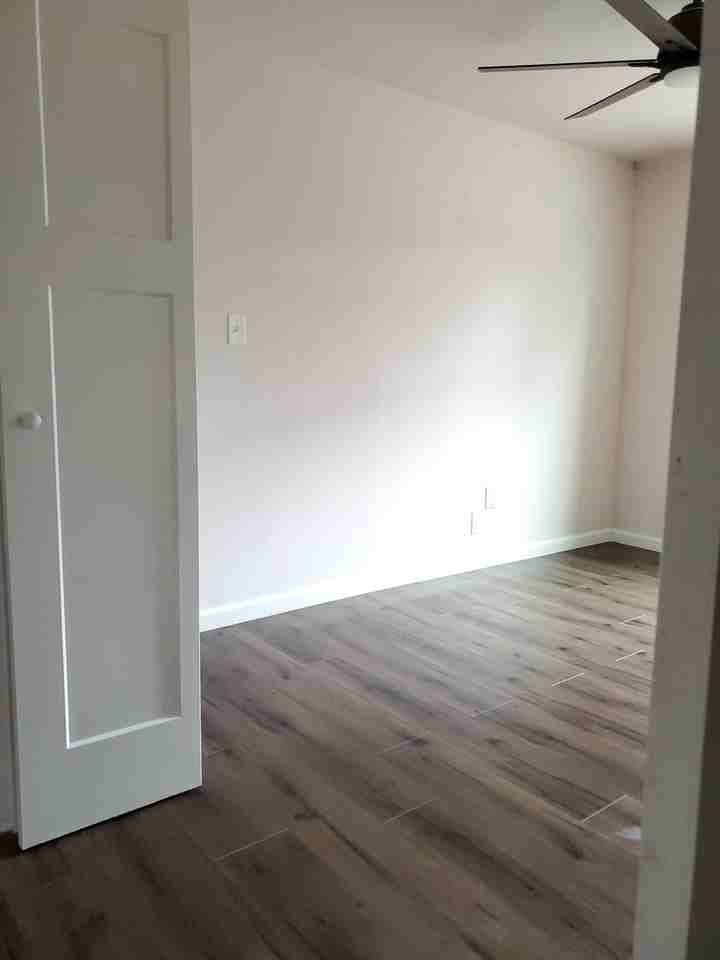 1086 Clinton Rd #1 - Photo 5 of 37