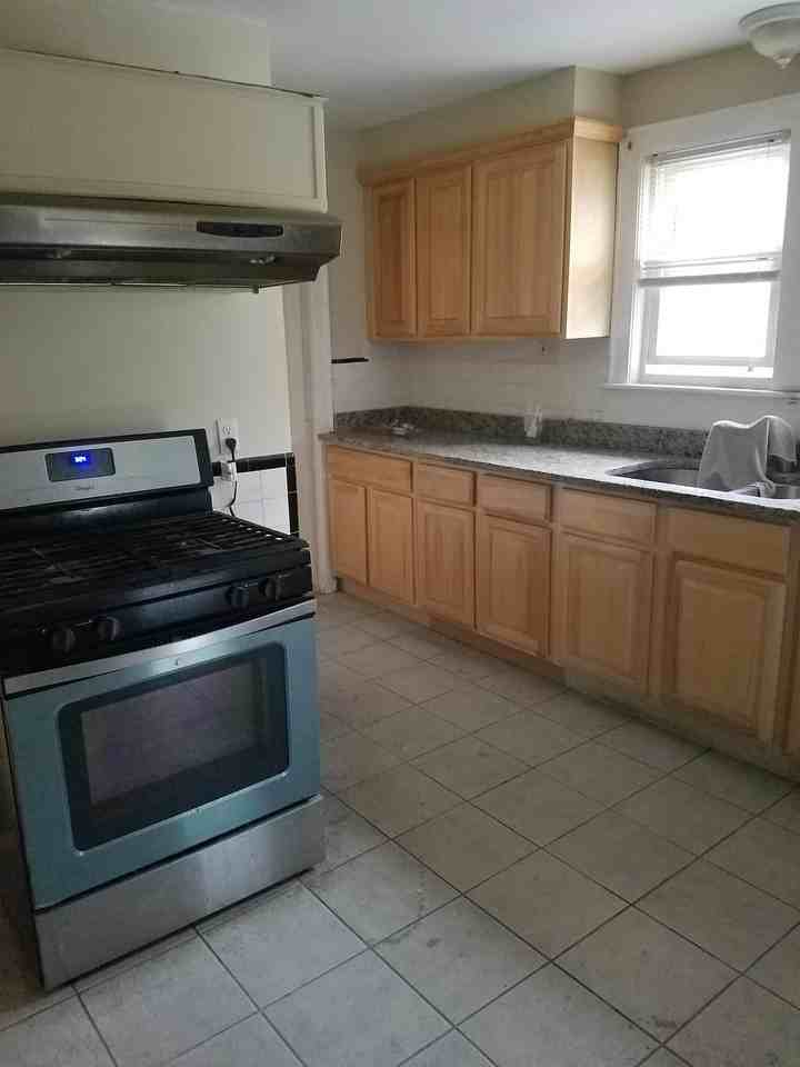 61 Gordon St - Photo 6 of 12