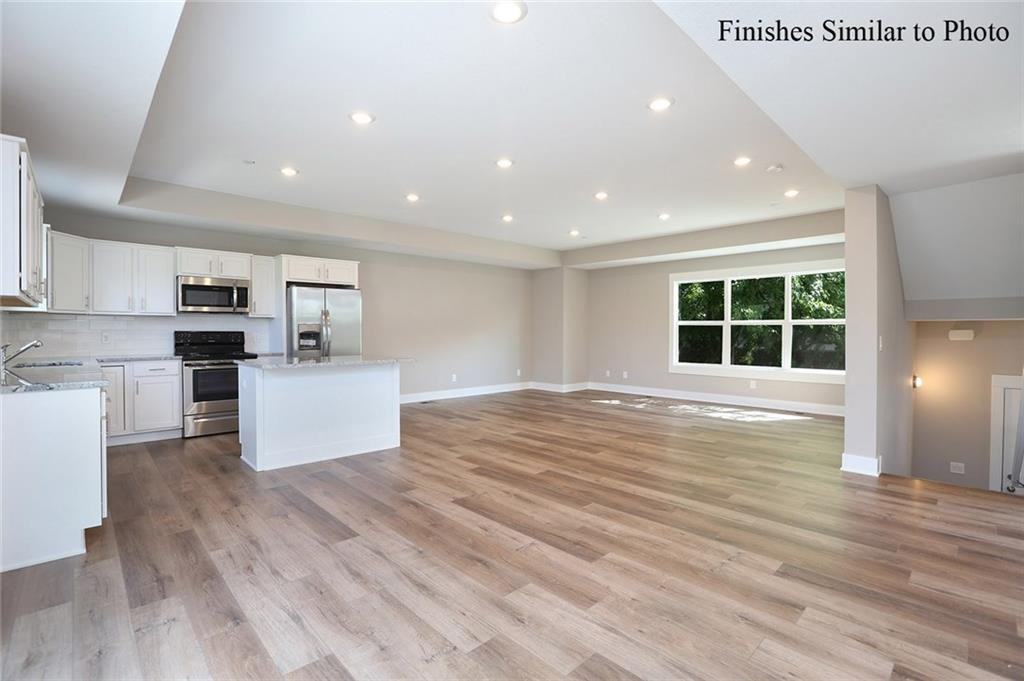 301 SE 11th Street - 703Unit 702 #703 - Photo 3 of 13