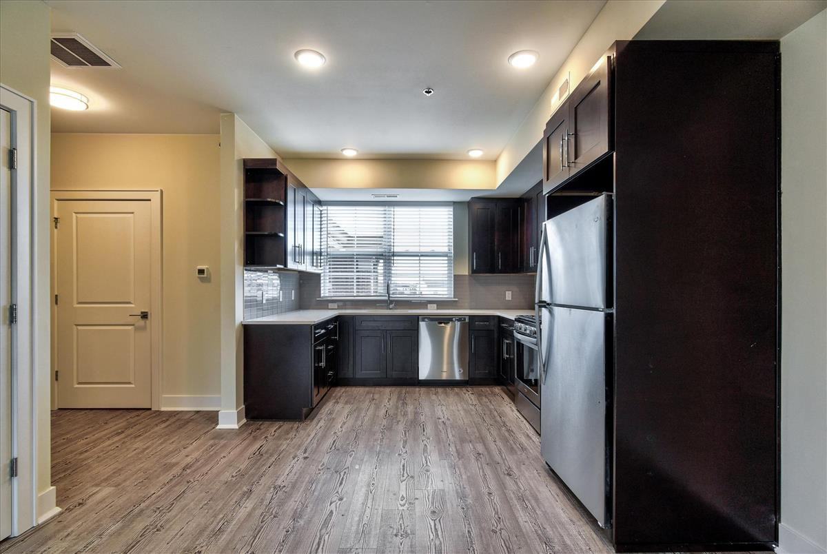 25 Hillside Ave201 #201 - Photo 7 of 22