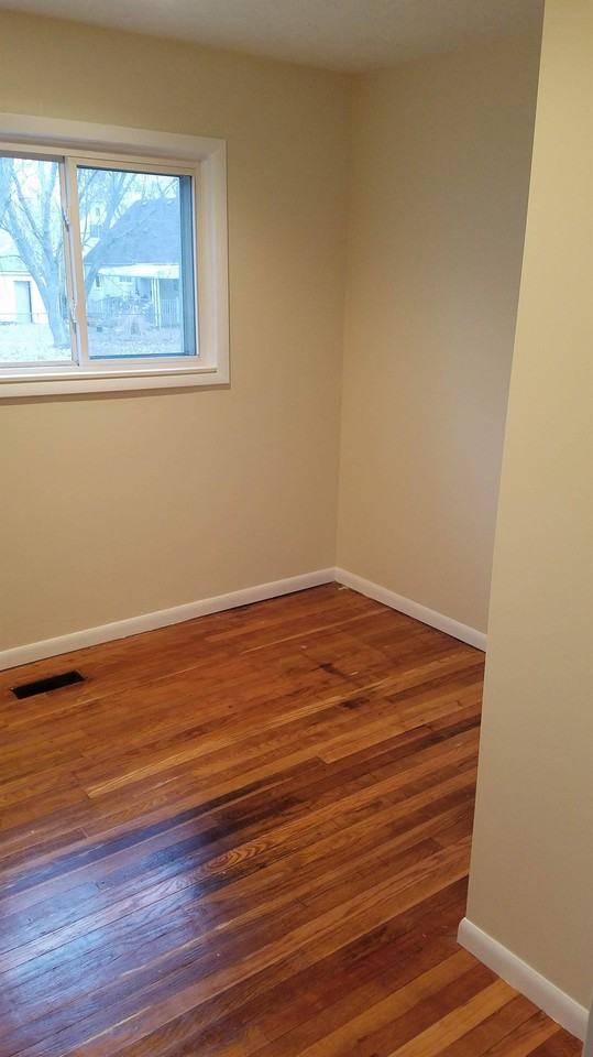 1420 Candlewood Ln - Photo 3 of 27