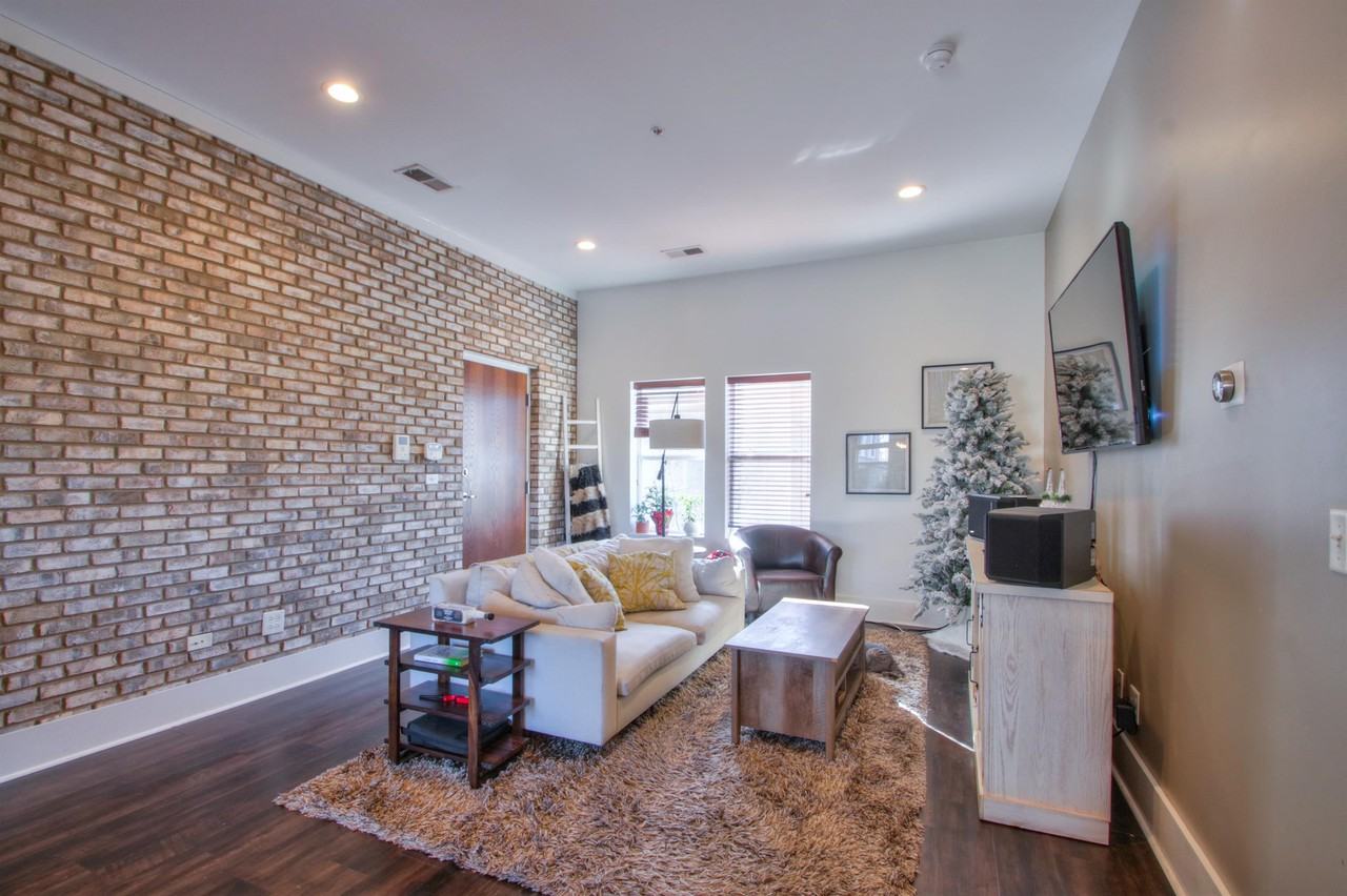 3204 Long Boulevard - 1Apt 302 #1 - Photo 3 of 30
