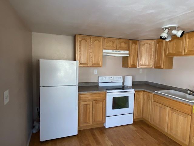 215 W Bell St #215 - Photo 3 of 9