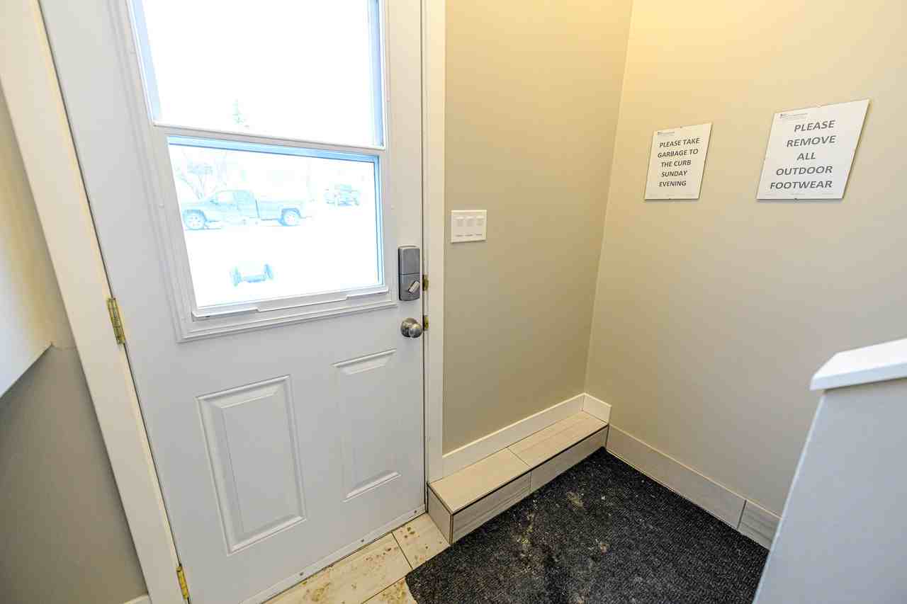 9323B 109 Ave - Photo 3 of 37