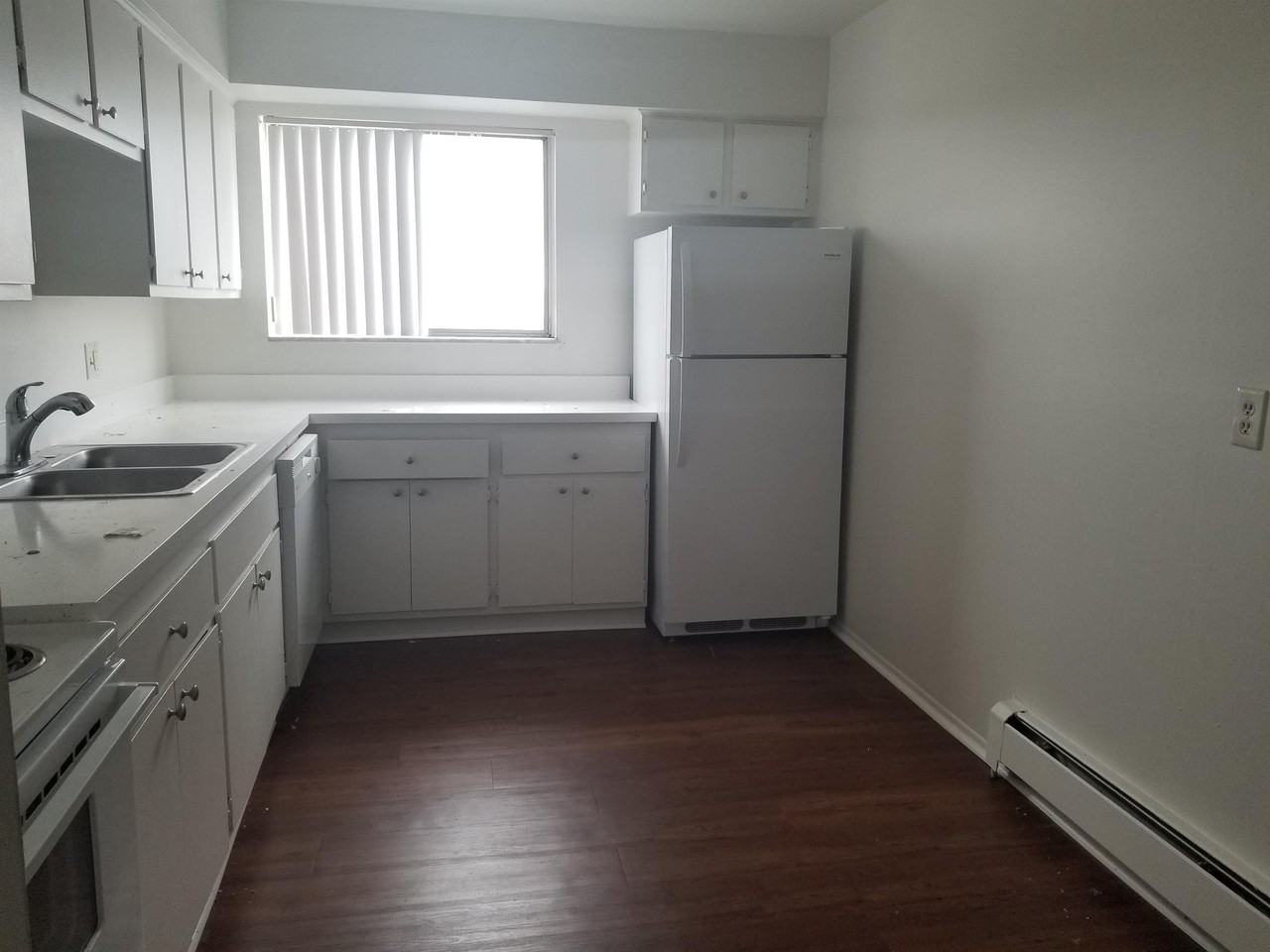 1820 Axtell Dr #6 - Photo 2 of 7