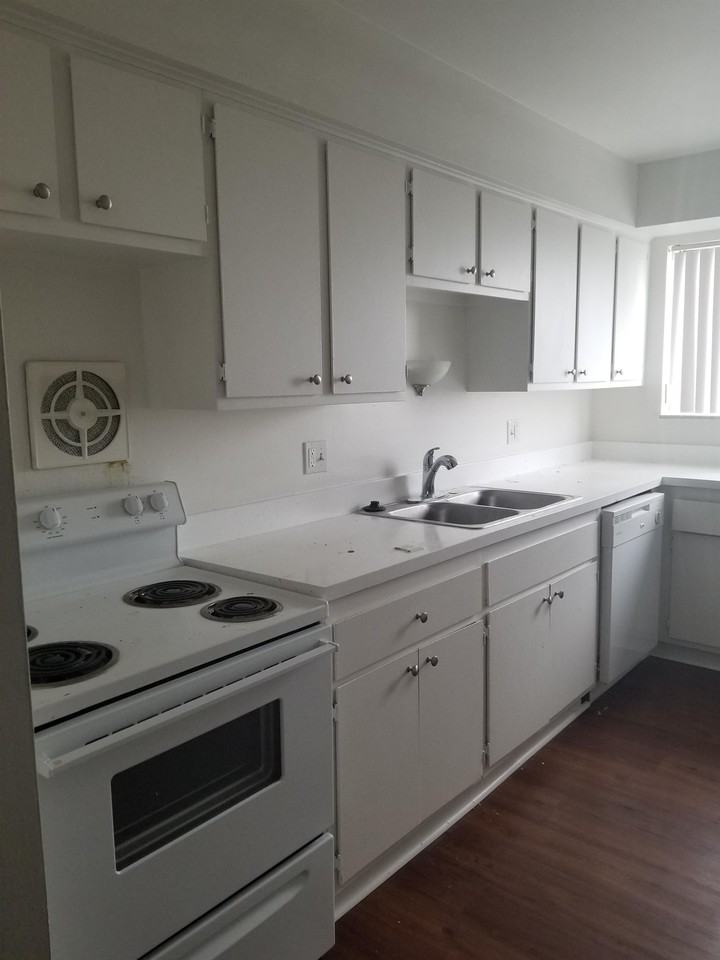 1820 Axtell Dr #6 - Photo 3 of 7