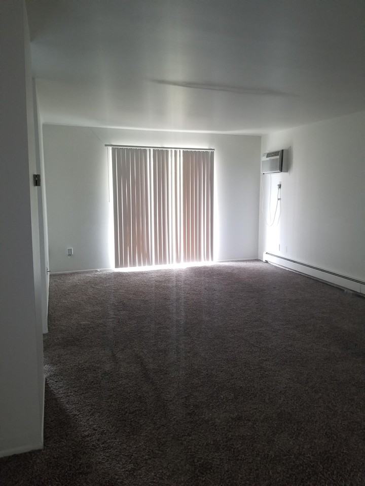 1820 Axtell Dr #6 - Photo 4 of 7