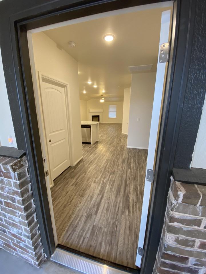 2424 Alta Vista Ln #1 - Photo 2 of 27