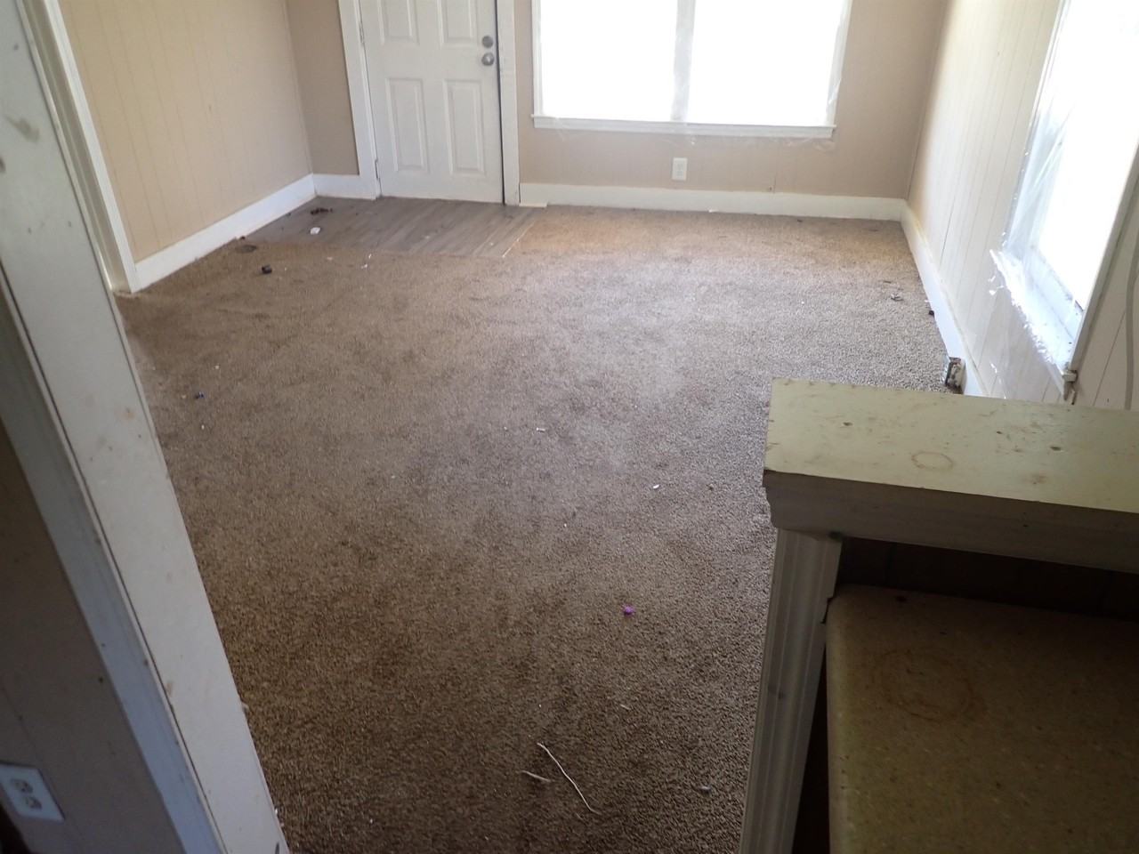 105 E Cole St #1 - Photo 3 of 5