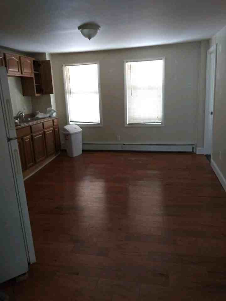 5 Anthony St #1 - Photo 2 of 7