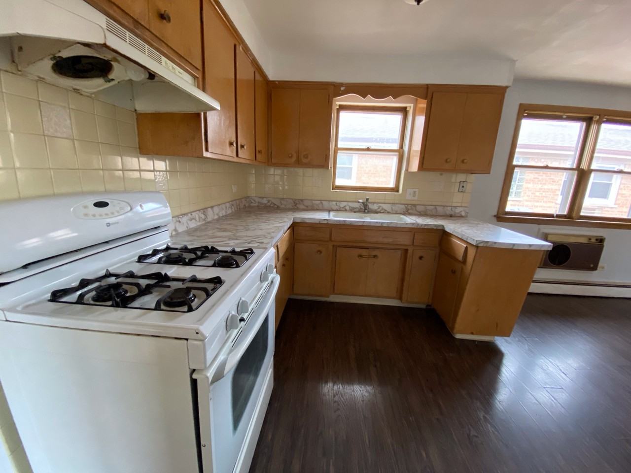 3601 N. OCONTO 2 East #2EAST - Photo 2 of 16