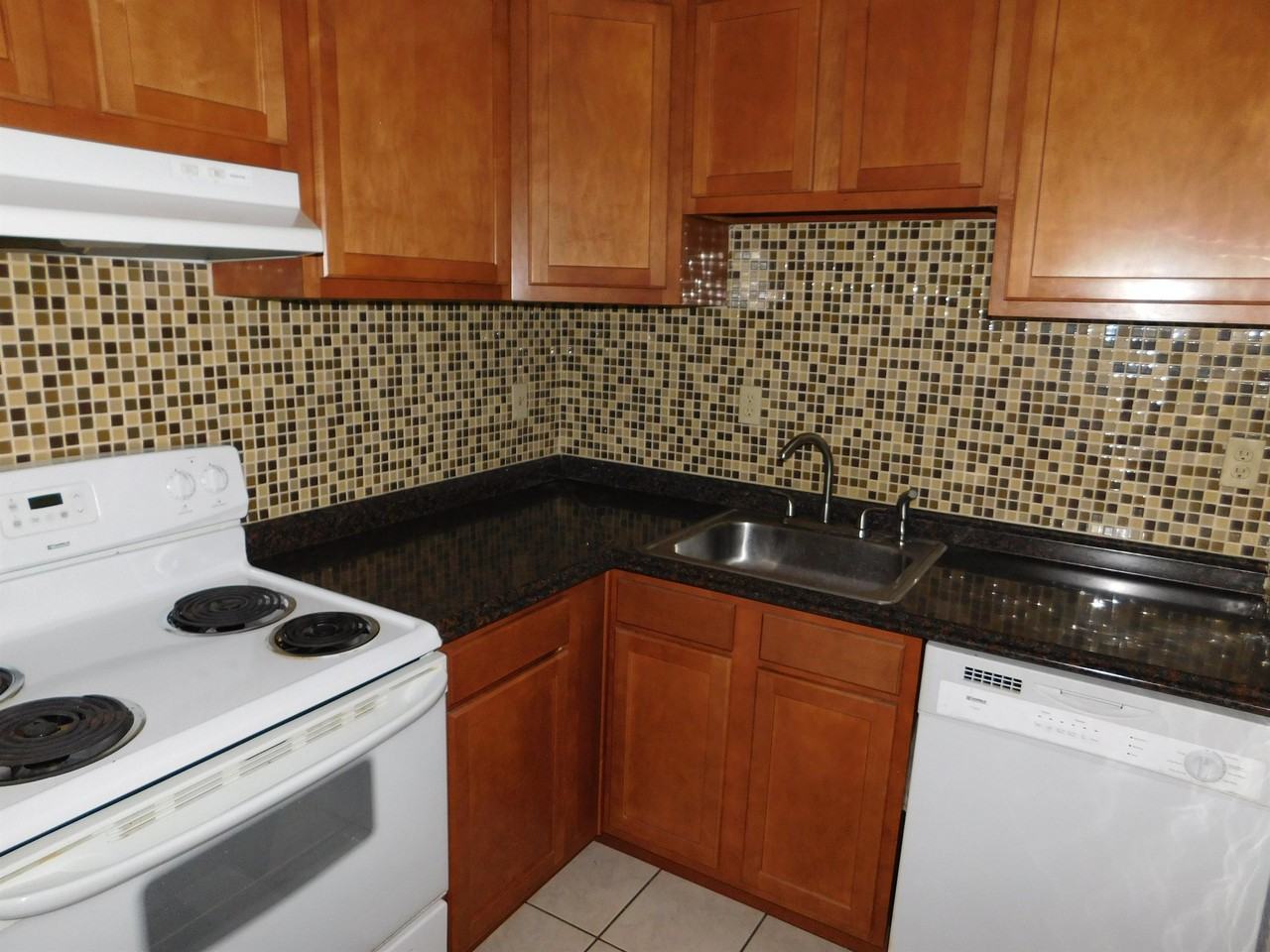 7002 7002 HELEN STREETAPT A-18 #A18 - Photo 2 of 13