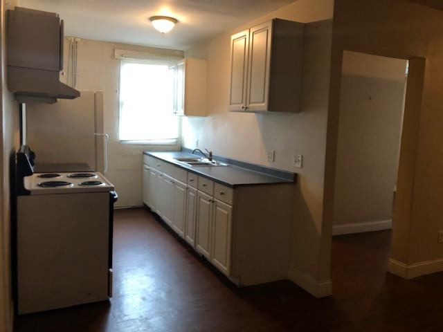 107 S Dickson St - Photo 2 of 7