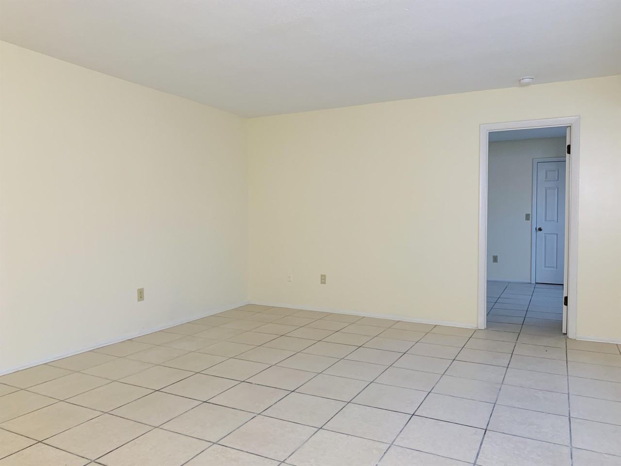 115 Windtree Lane #1 - Photo 3 of 7