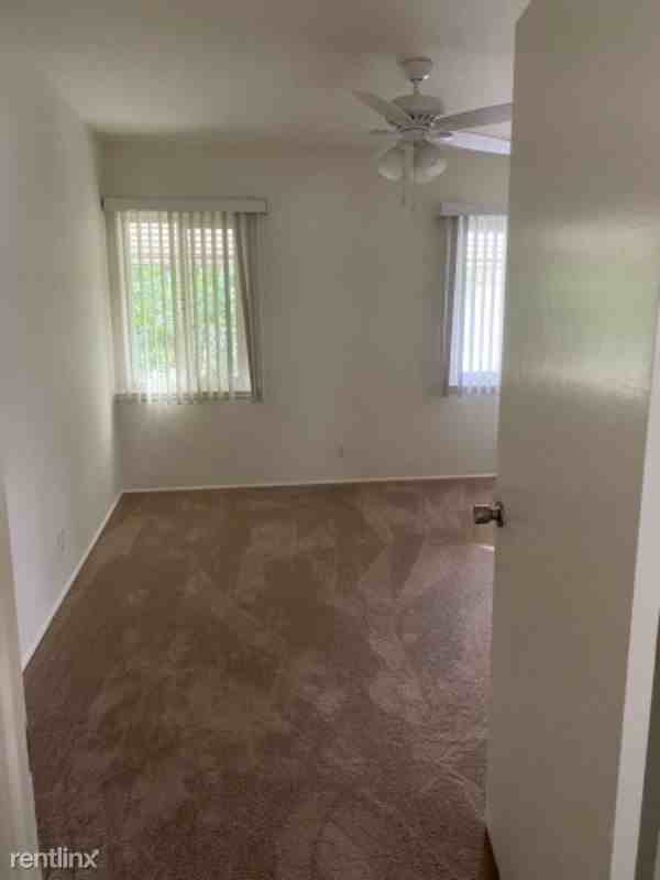 1009 W Huntington Dr - Photo 3 of 10