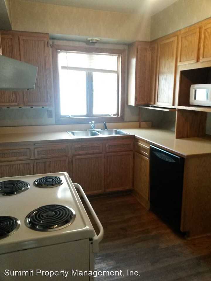 1220 Vine St - Photo 3 of 16