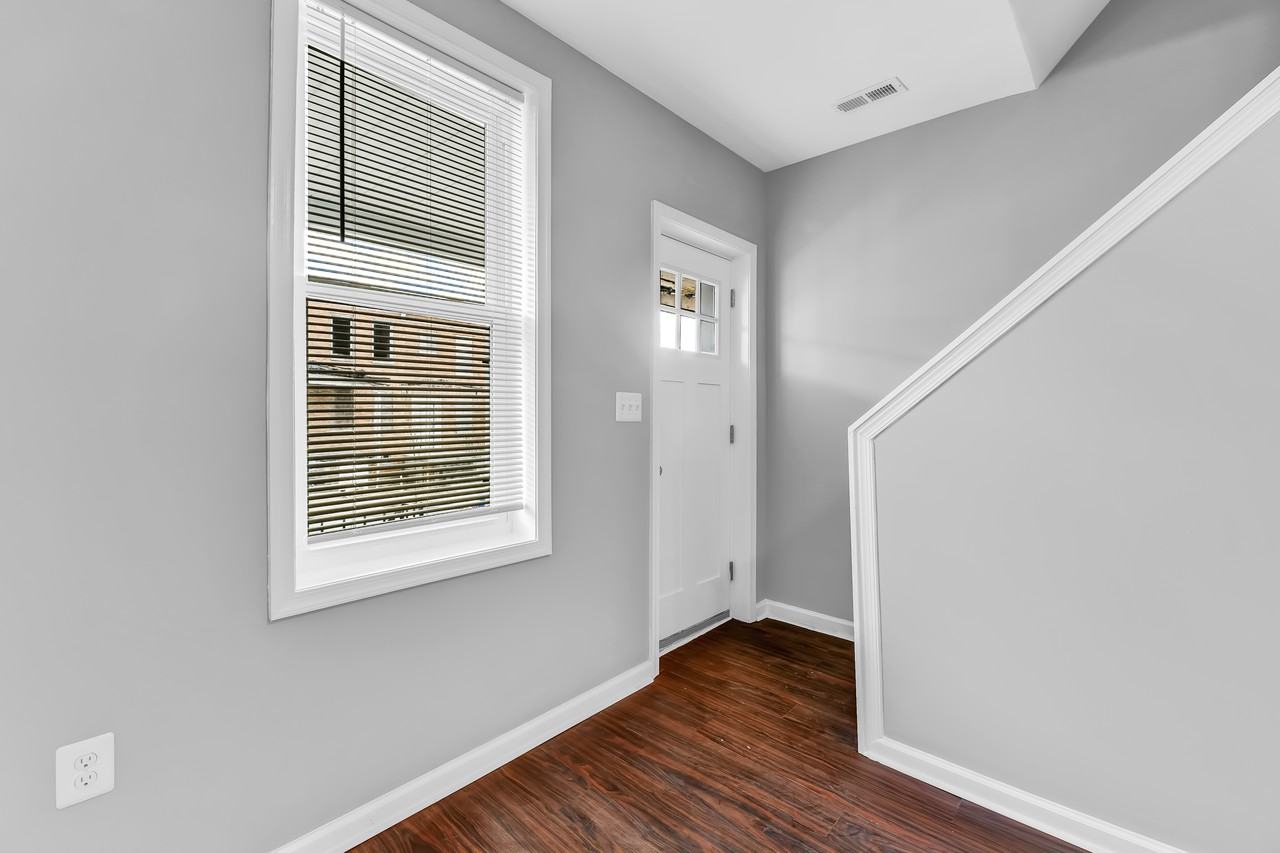 22 N Abington Ave - Photo 2 of 26