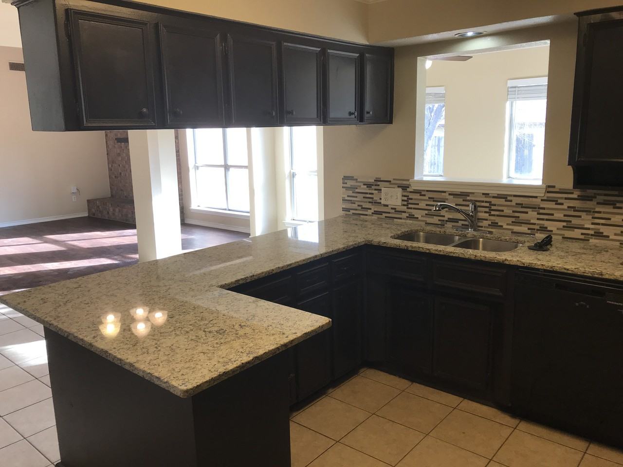 4713 Ringold Dr - Photo 3 of 12