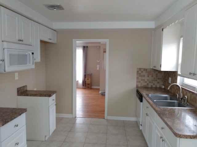 18470 Stephens Dr - Photo 3 of 16