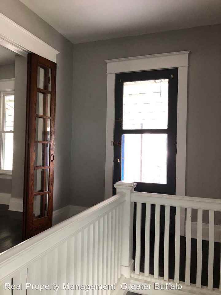 69 Bufler Ave. - Photo 3 of 28