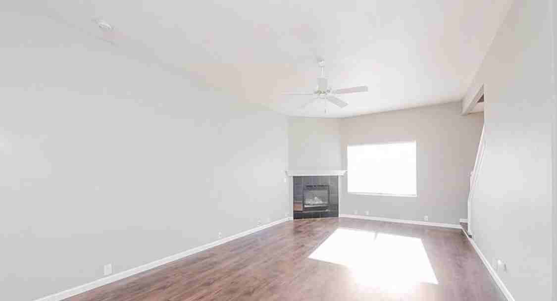 6702 E 115th Ave - Photo 2 of 8