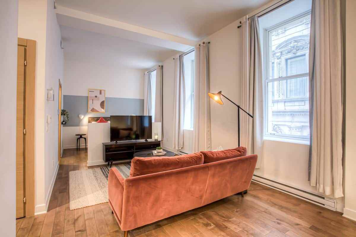 244 Rue Saint-Jacques - Photo 2 of 12