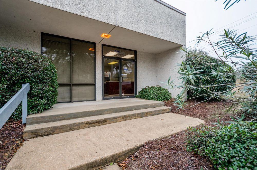 1000 Hillcrest Rd - Photo 2 of 7