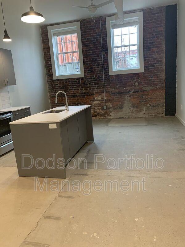 11 11 S 18th Street 101 - Photo 2 of 9