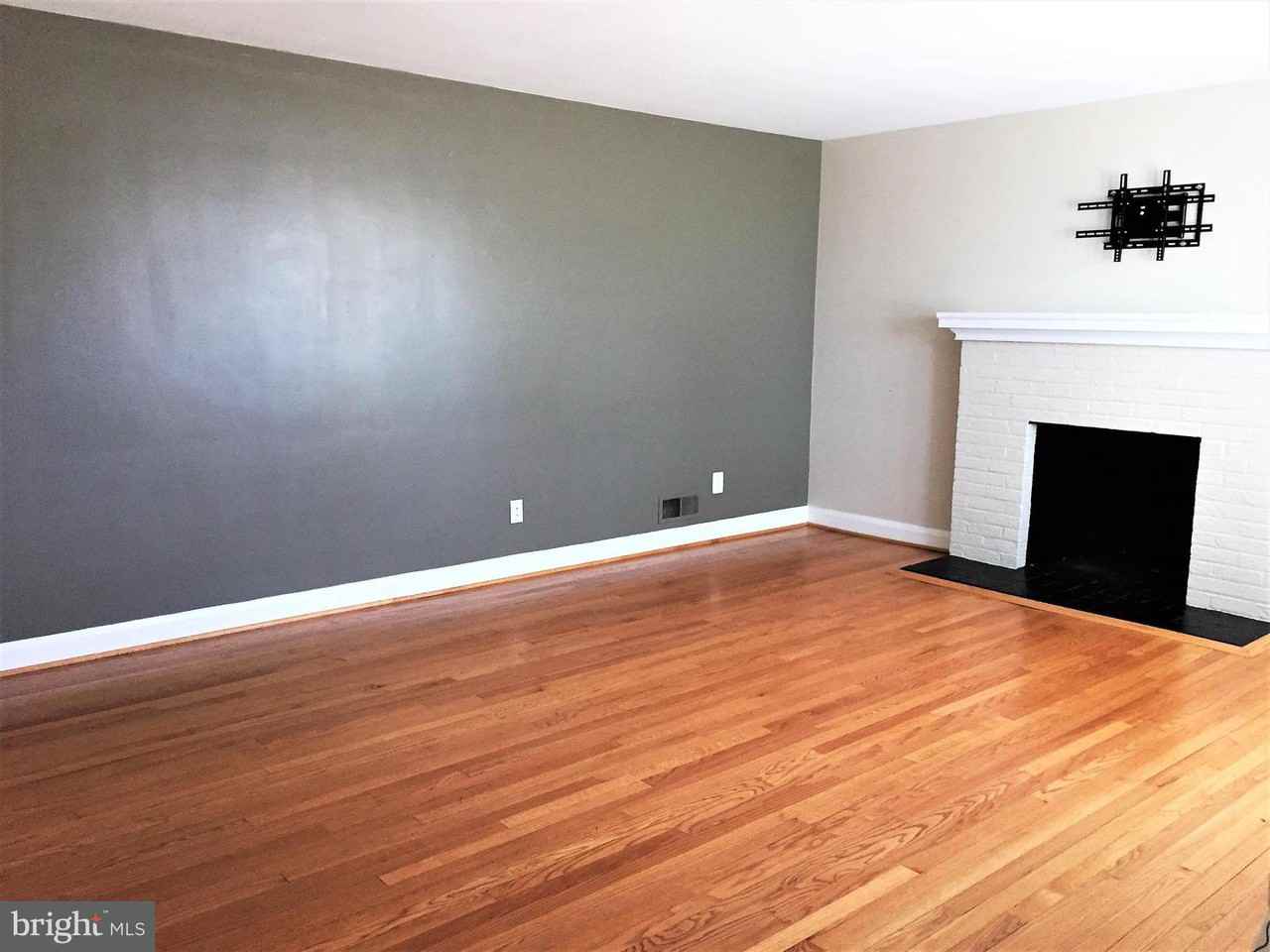 9510 Belair Rd - Photo 3 of 17