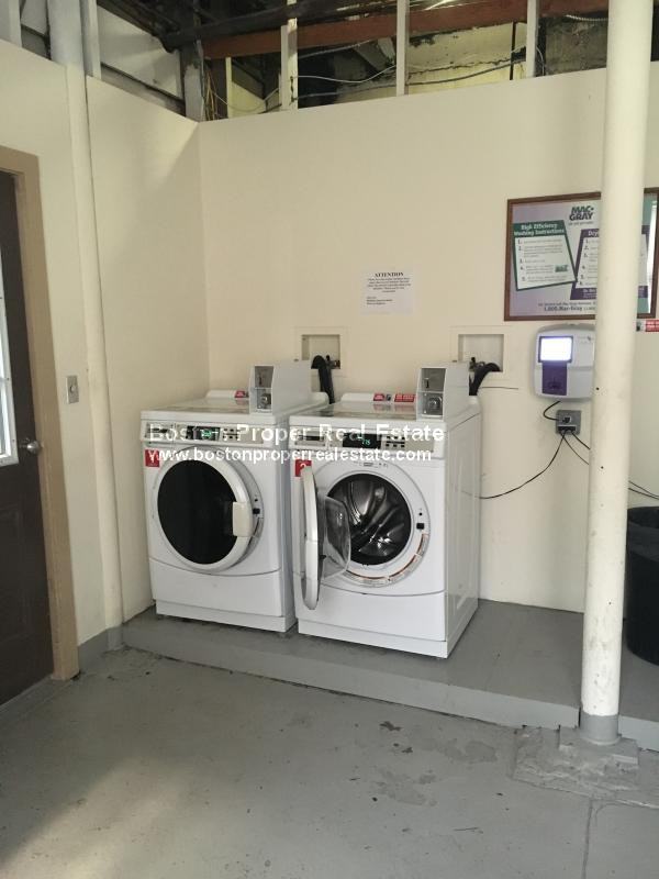 The Fenmore Condominiums - Photo 3 of 6