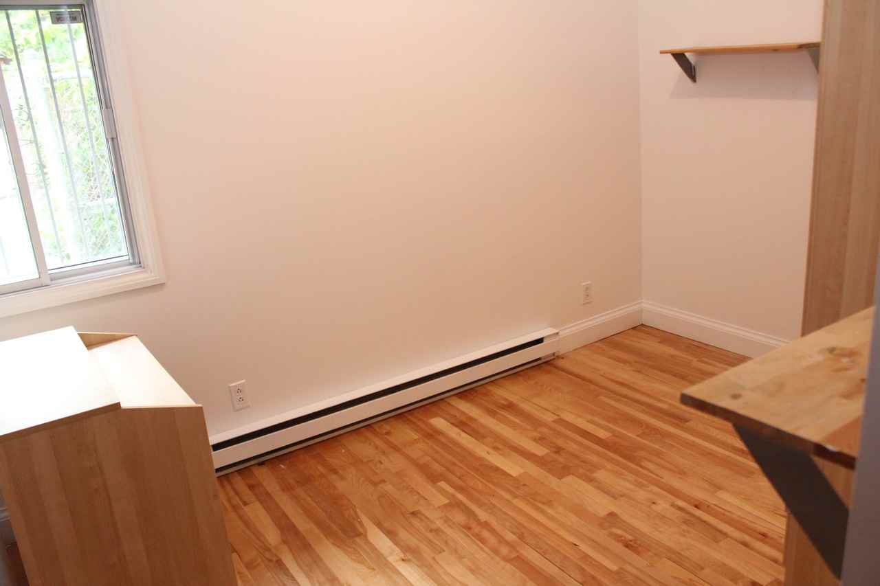 3427 Rue de Bullion - Photo 3 of 9