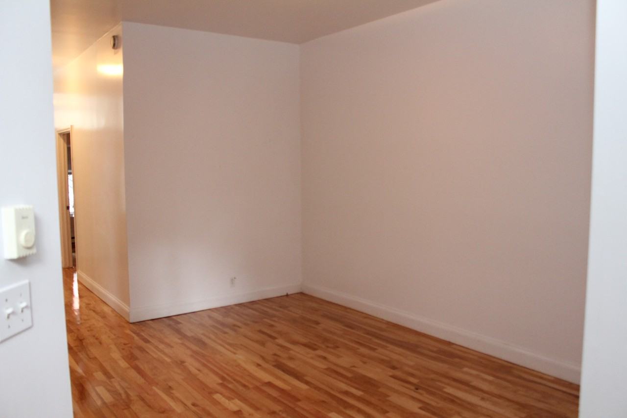 3427 Rue de Bullion - Photo 4 of 9