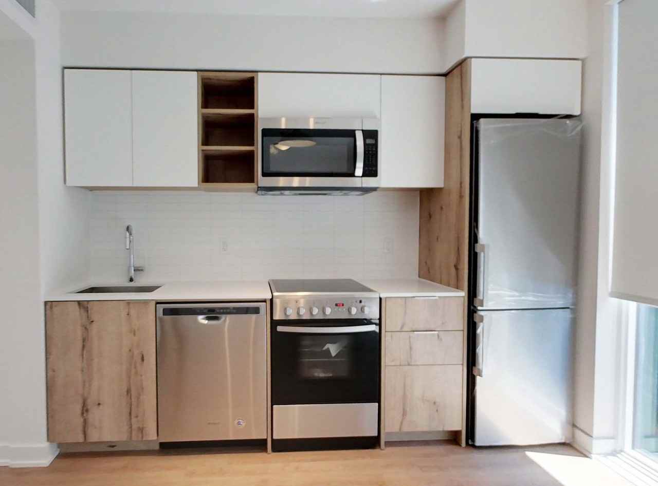 39 Niagara Street #545