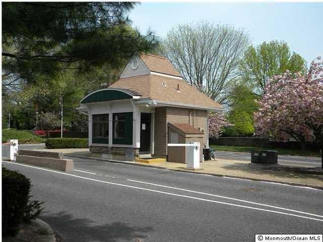 38 Medford Ct - Photo 3 of 16