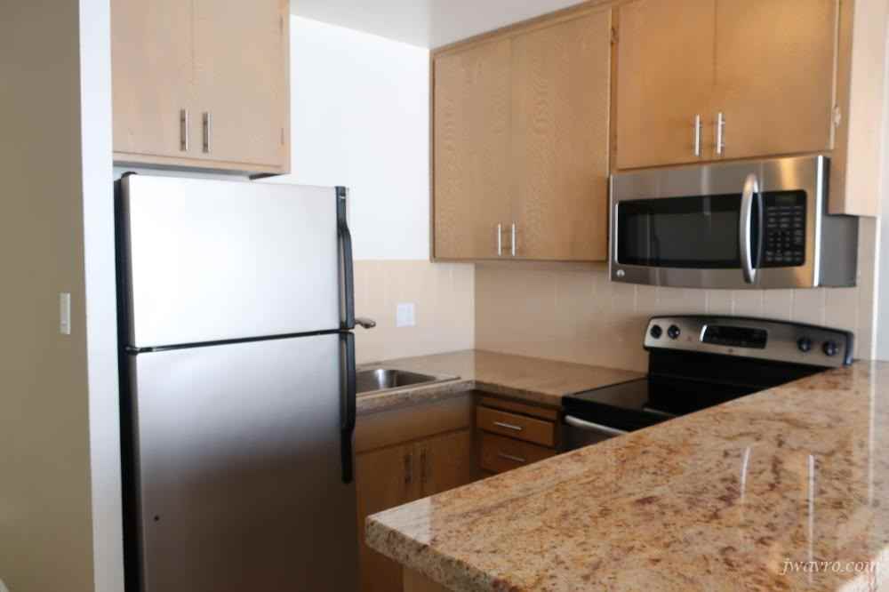 1884 Greenwich Street - Photo 3 of 50